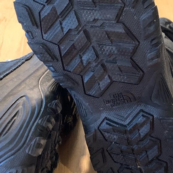 Kids North Face Winter Boots - Picture 3 of 6